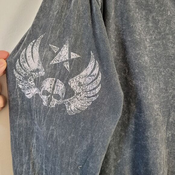 Affliction Men's Long Sleeve Shirt Graphite Grunge Distressed Cross Wings Medium - Picture 5 of 8